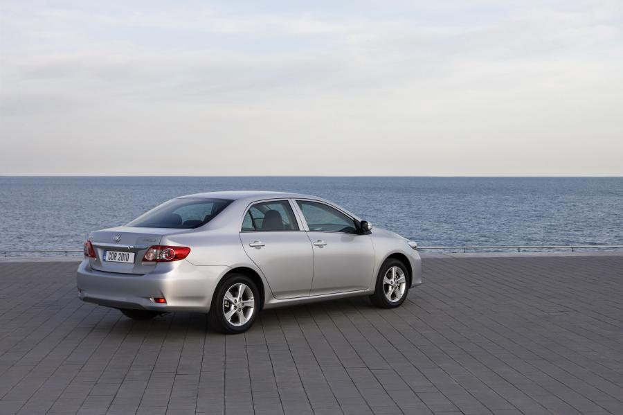  Toyota Corolla 2011 года  (фото 26 из 76)